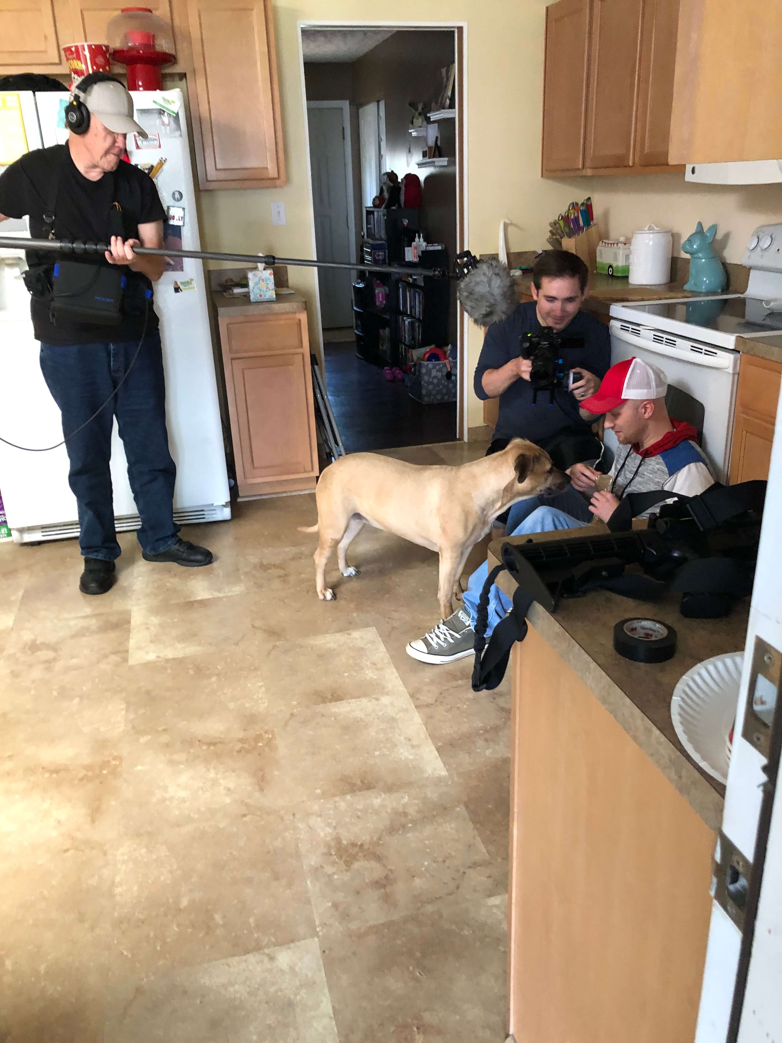 Una de las escenas de rodaje de la película con la perra