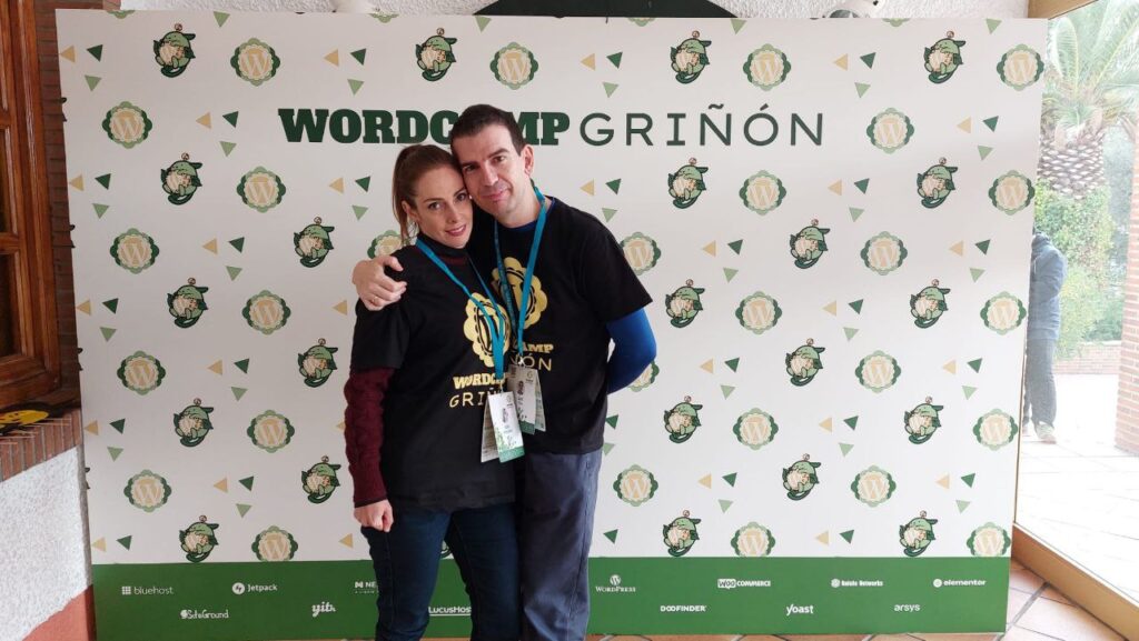 Gema y David en evento de WordPress
